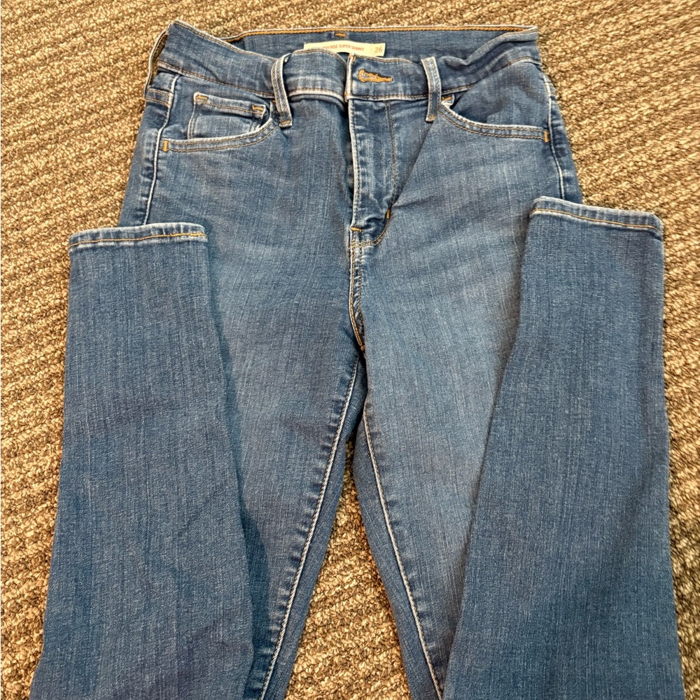 Levi's Women's Skinny Jeans in Blue